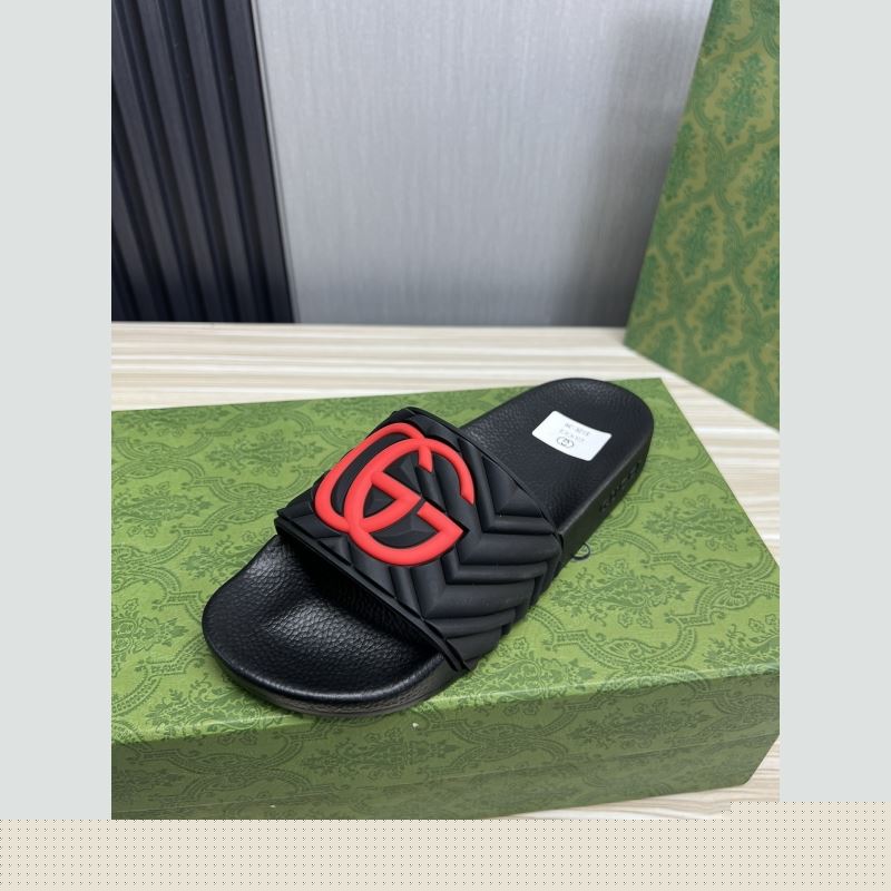 G*u*i slippers